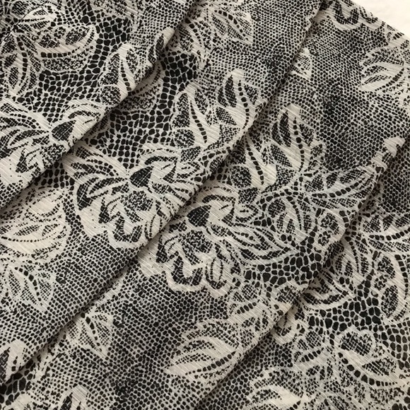 ECI | Ruffle Lace Pattern High Neck Dress | Size 6 - Picture 7 of 8